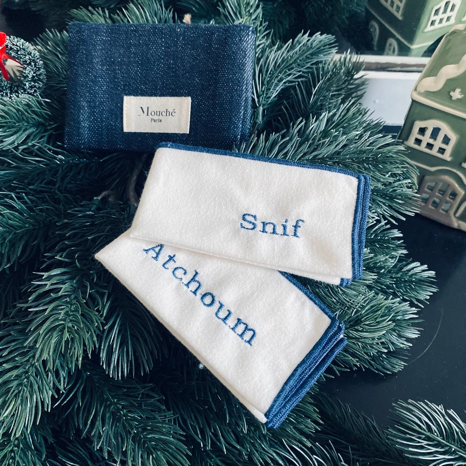 Secret Santa - Pochette L'Essentielle 2 mouchoirs brodés