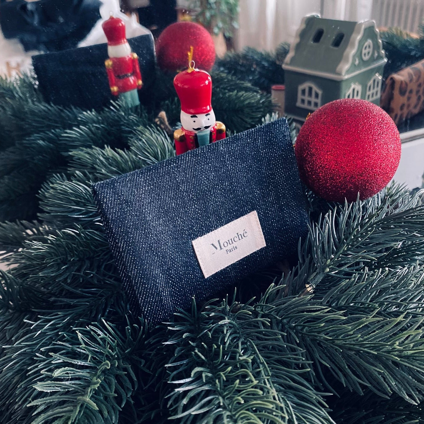 Secret Santa - Pochette L'Essentielle 2 mouchoirs brodés