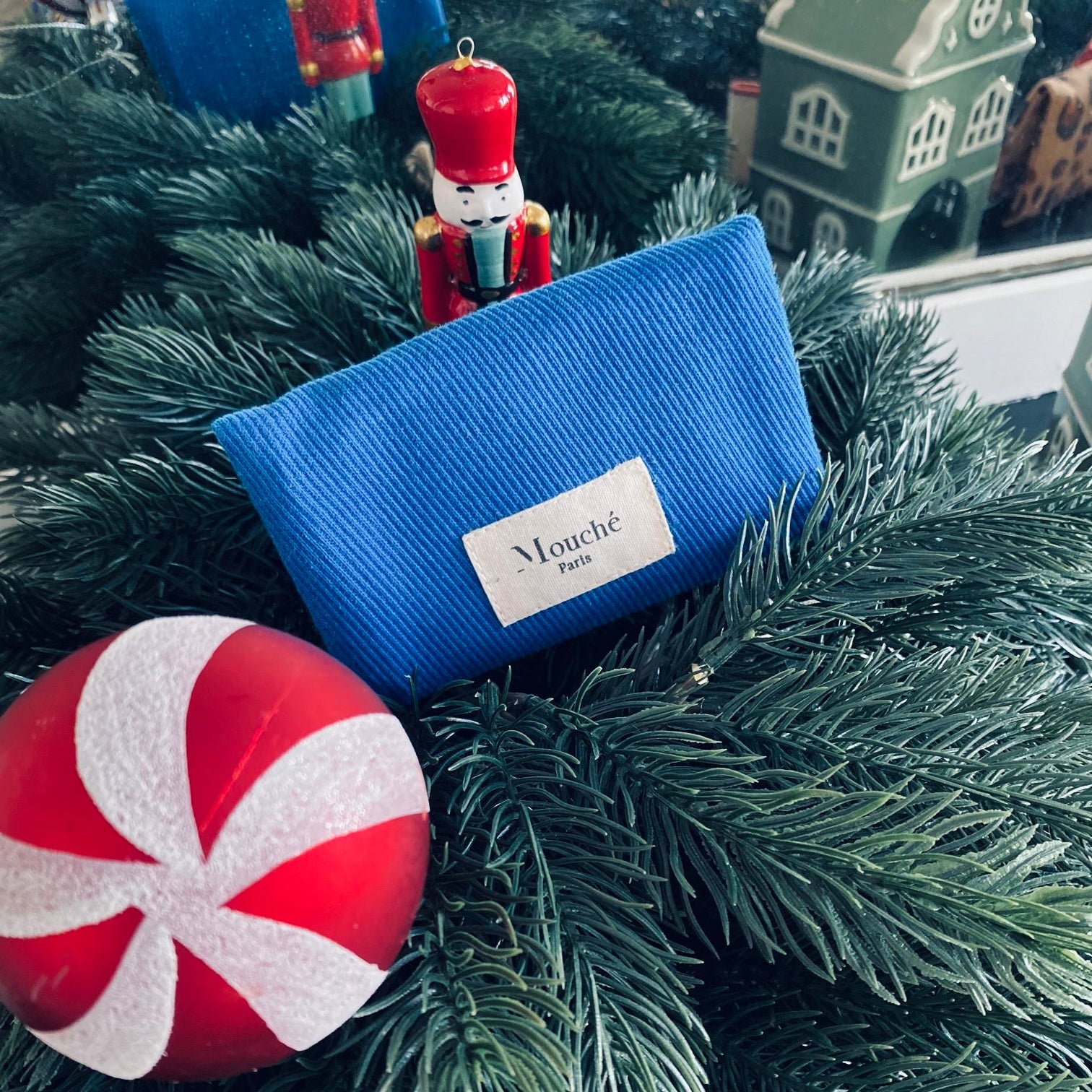 Secret Santa - Pochette L'Essentielle 2 mouchoirs brodés