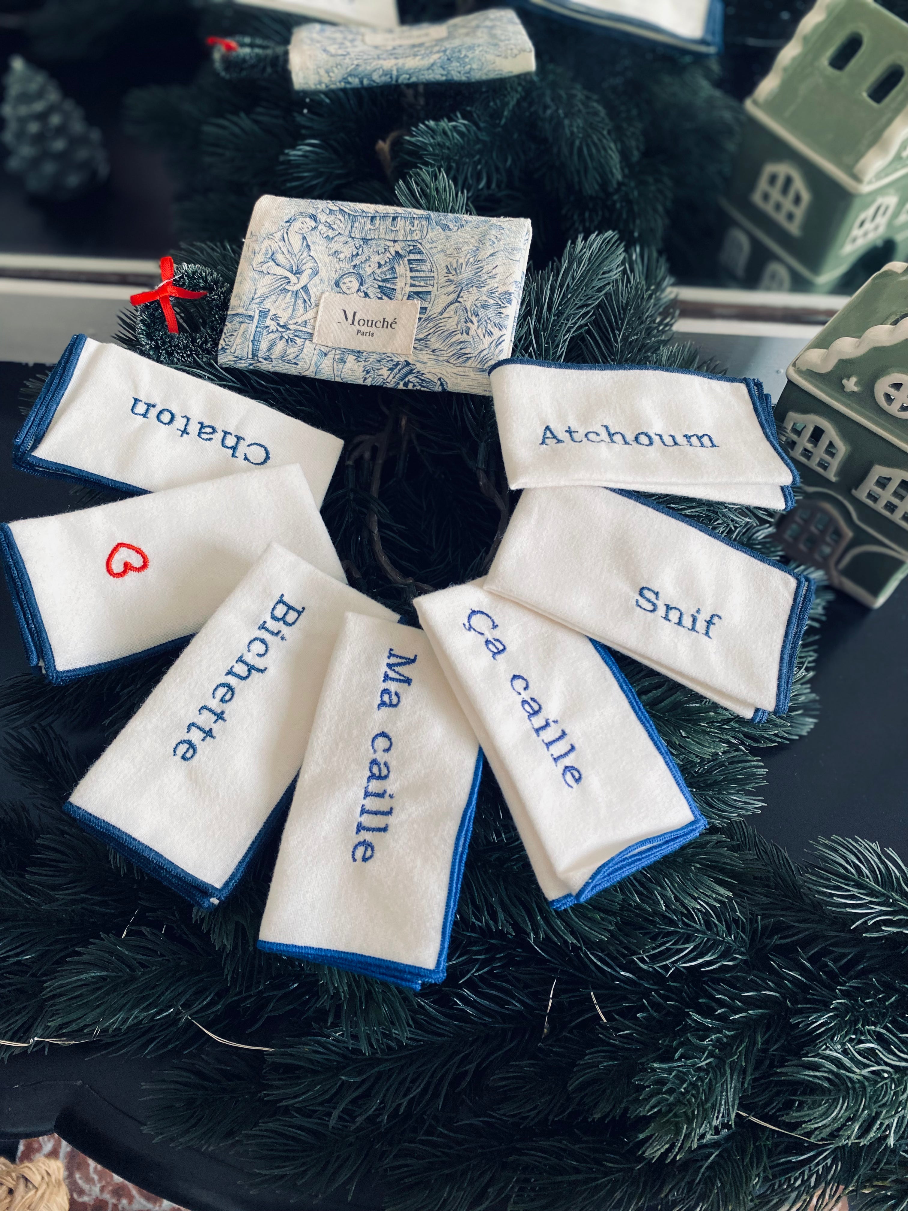 Secret Santa - Pochette L'Essentielle 2 mouchoirs brodés