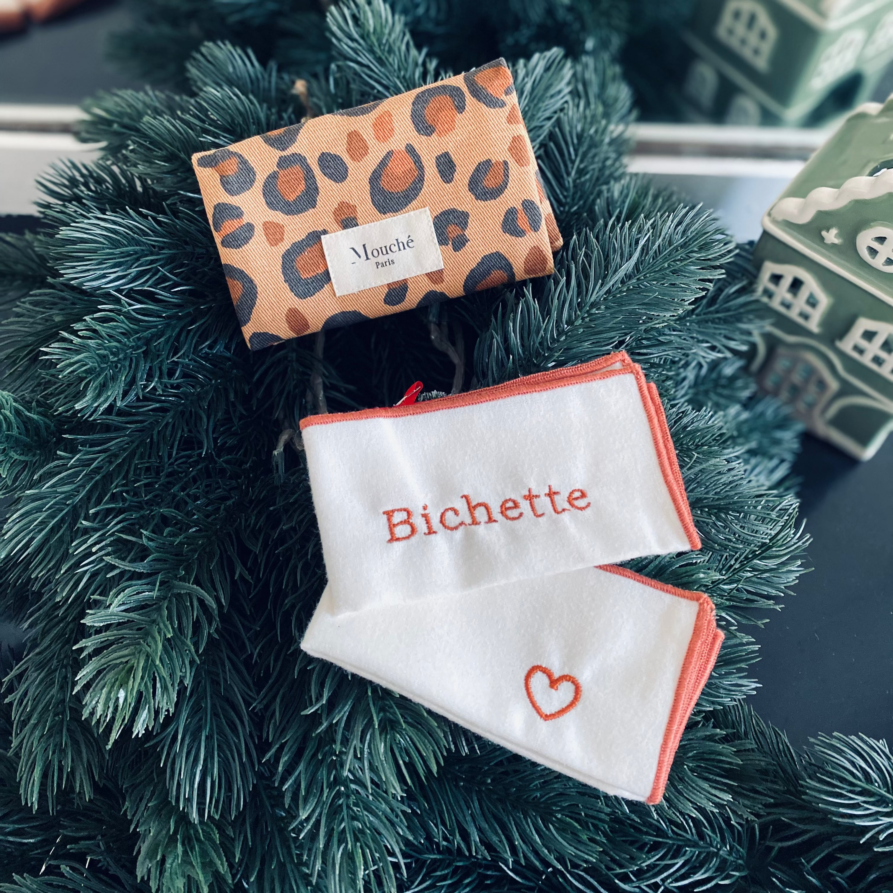 Secret Santa - Pochette L'Essentielle 2 mouchoirs brodés