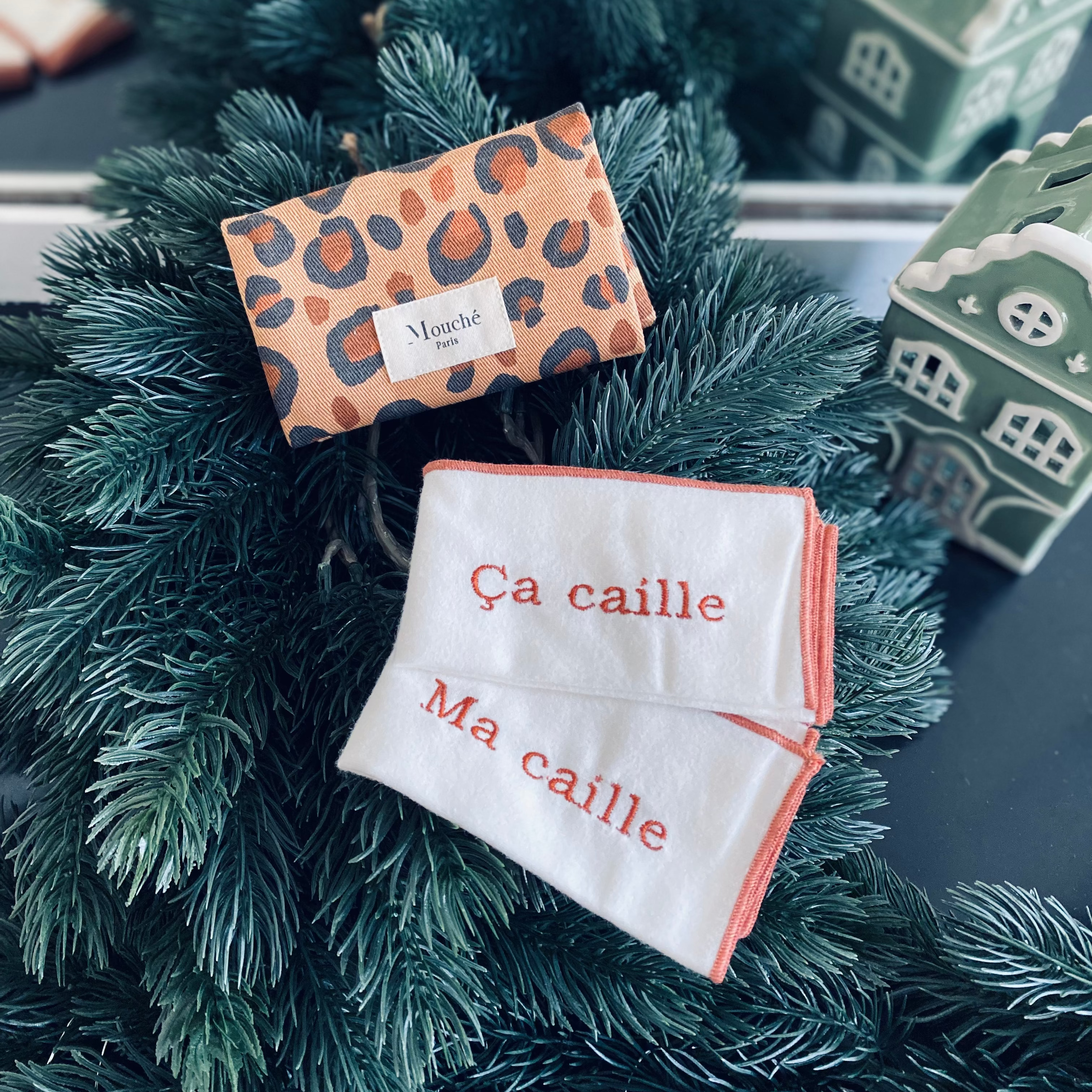 Secret Santa - Pochette L'Essentielle 2 mouchoirs brodés