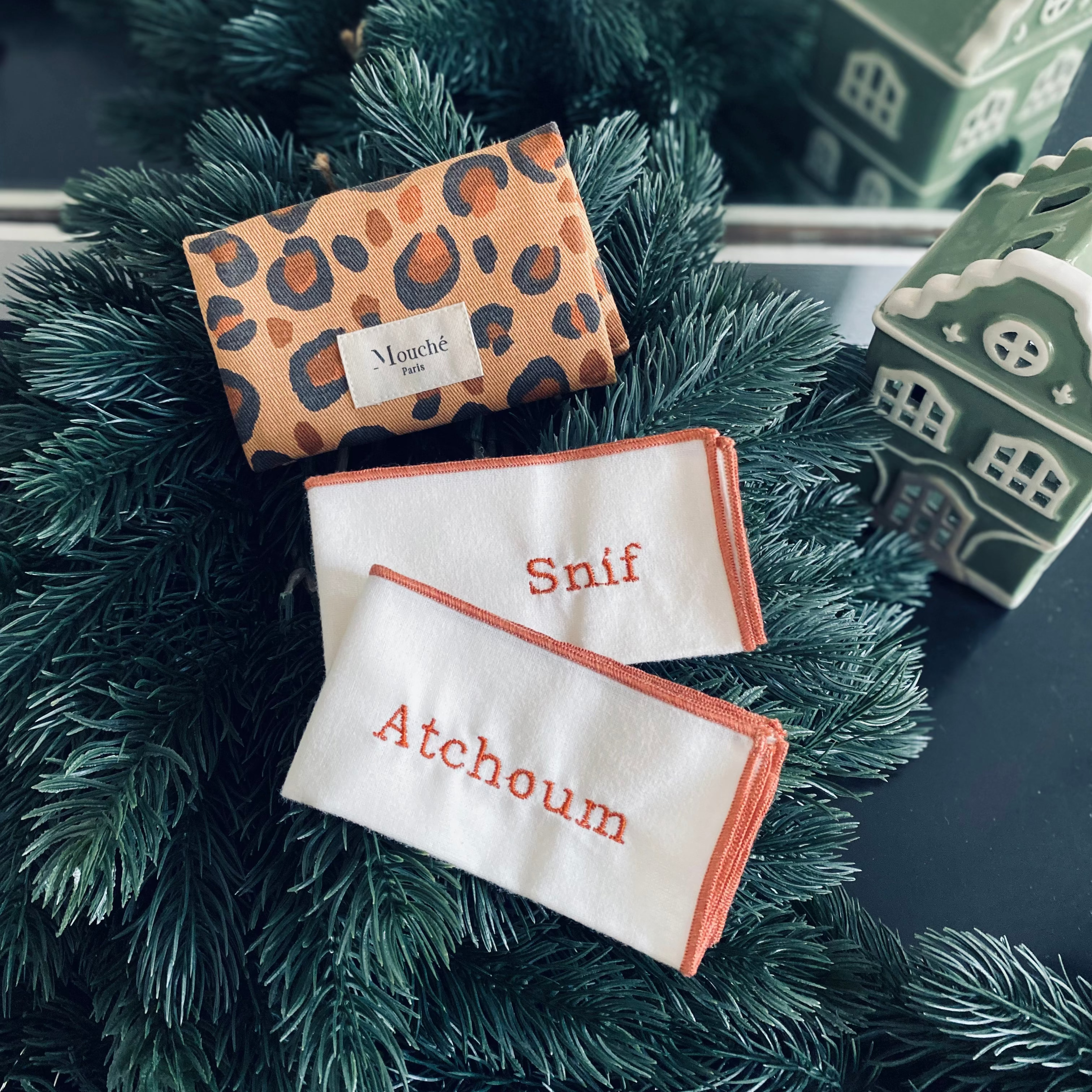 Secret Santa - Pochette L'Essentielle 2 mouchoirs brodés