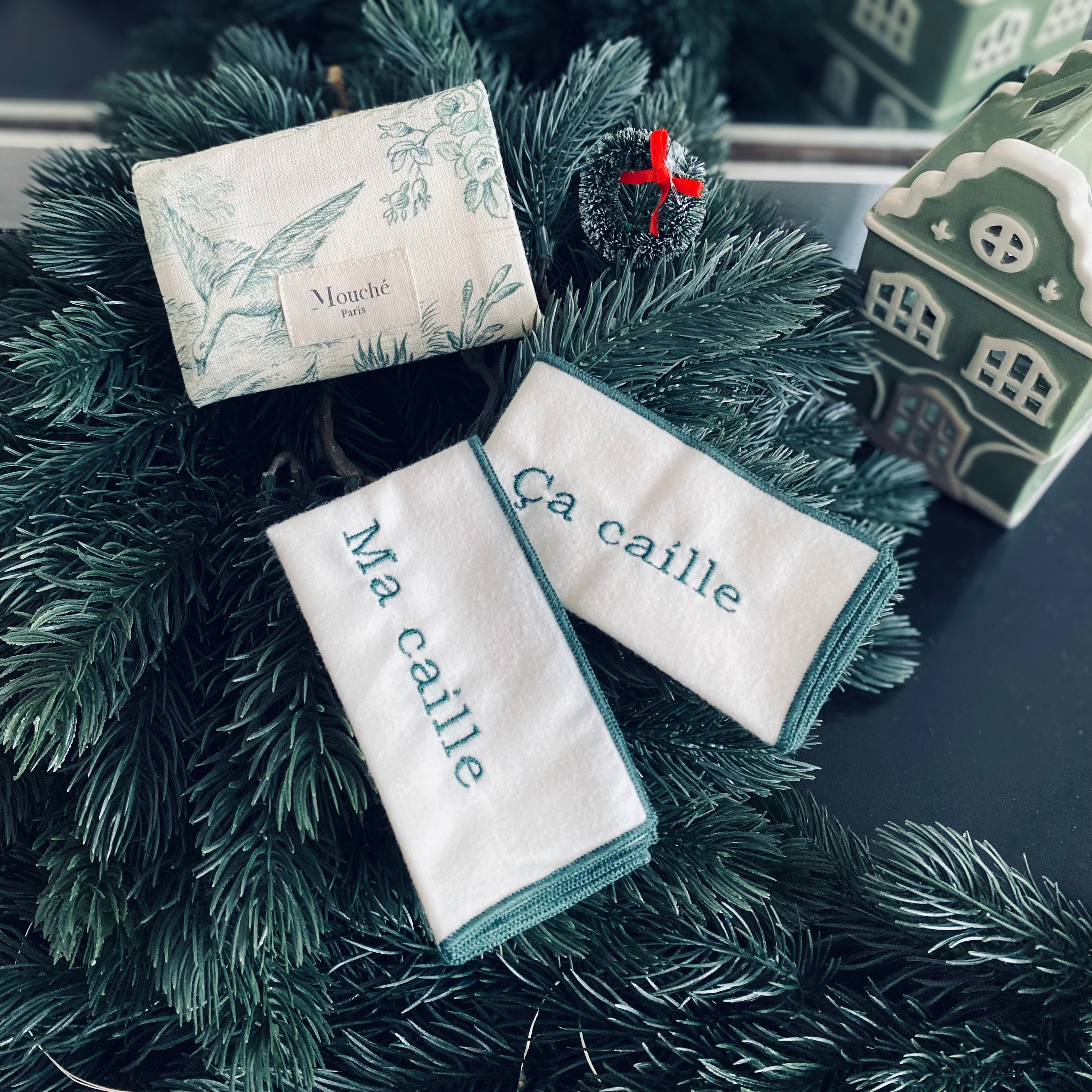 Secret Santa - Pochette L'Essentielle 2 mouchoirs brodés