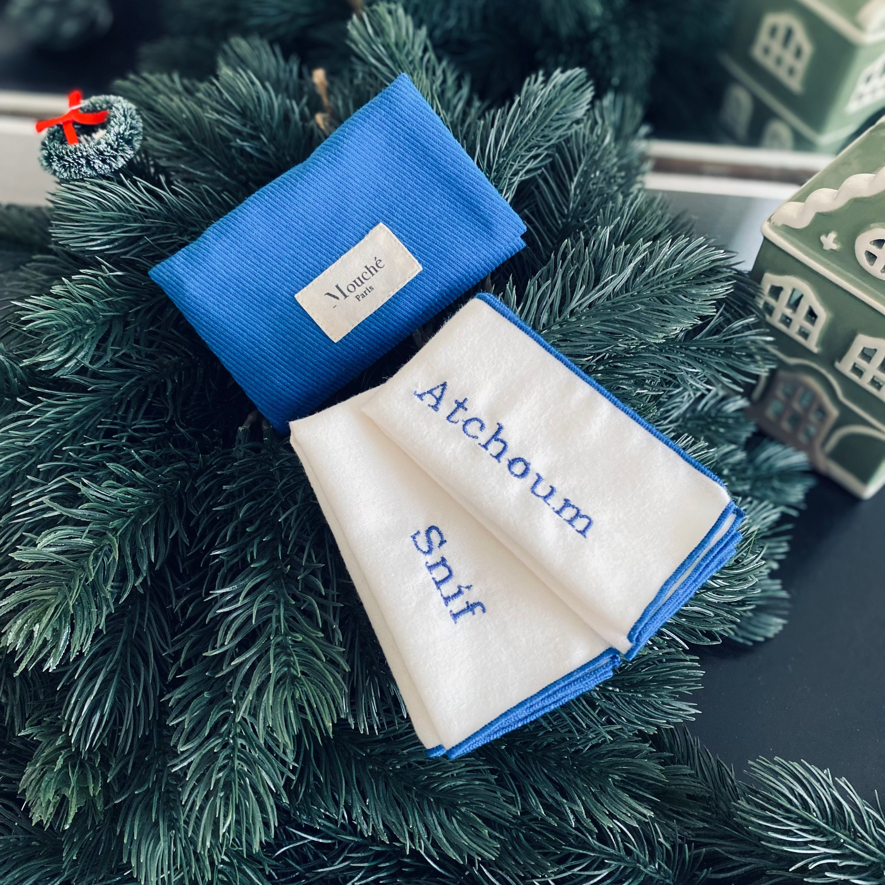 Secret Santa - Pochette L'Essentielle 2 mouchoirs brodés